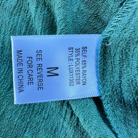 🎉5 for $45🎉 Favlux top blouse shirt size M - Picture 9 of 9